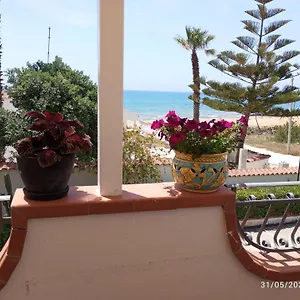https://villa-maricla.sicilyhotelsitaly.net